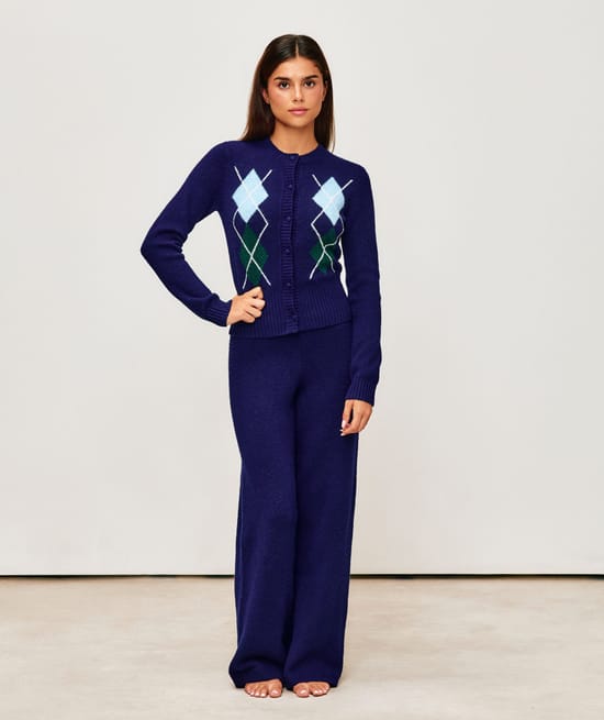 Diamond patterned knitted cardigan;