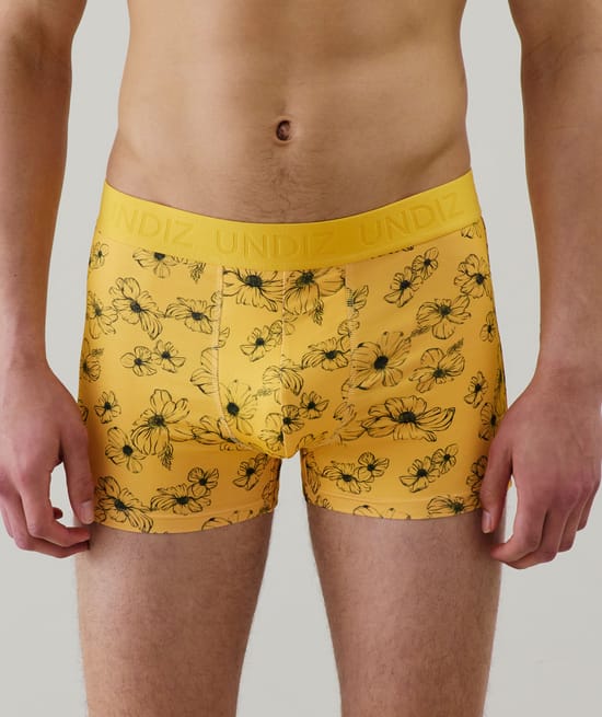 Patterned cotton boxer shorts;