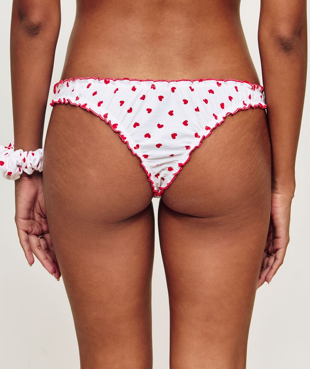 Heart pattern thong and scrunchie set;