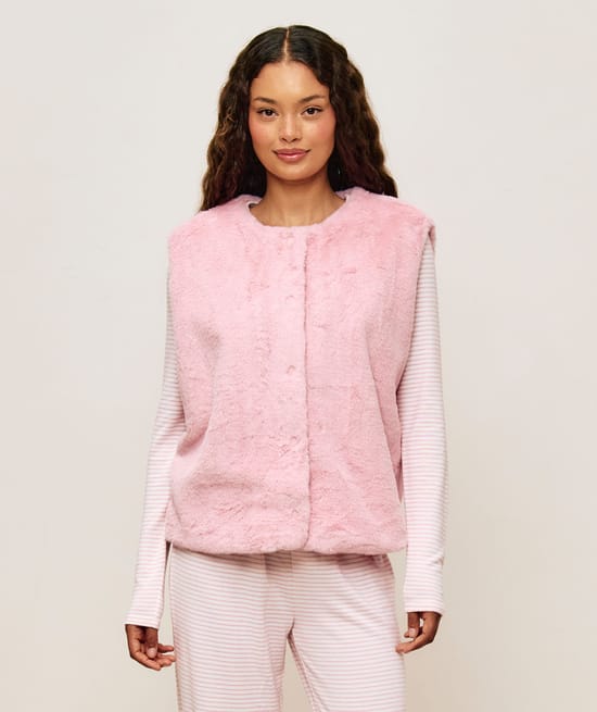 Faux fur sleeveless jacket;