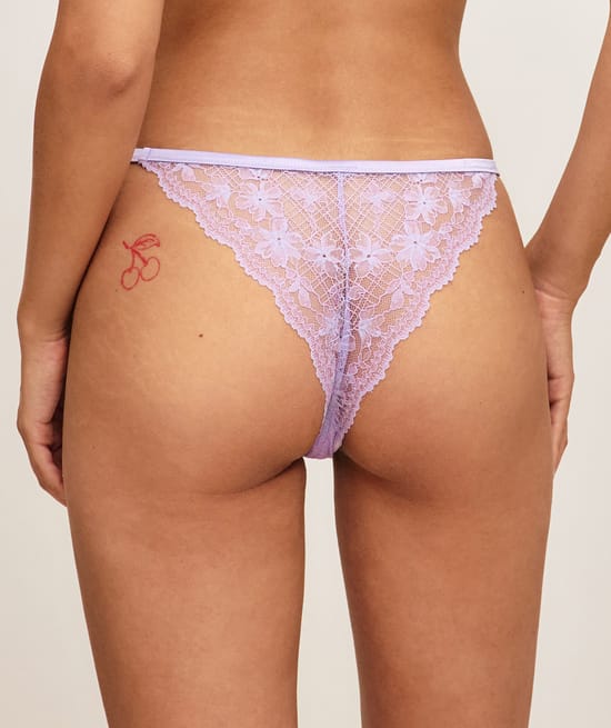 Floral lace thong;