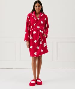 Albornoz polar de corazones;