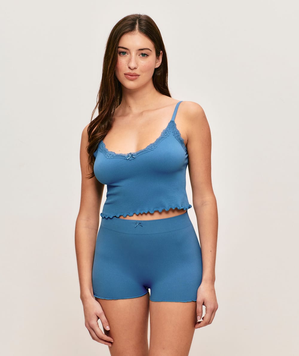 Ribbed seamless camisole;