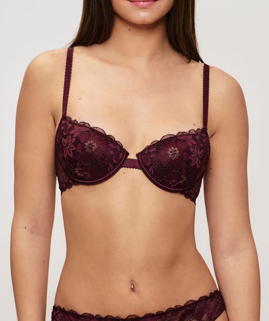 Push-up bra in lace;