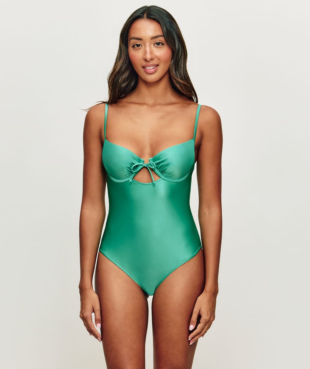 One piece - Swimsuit;