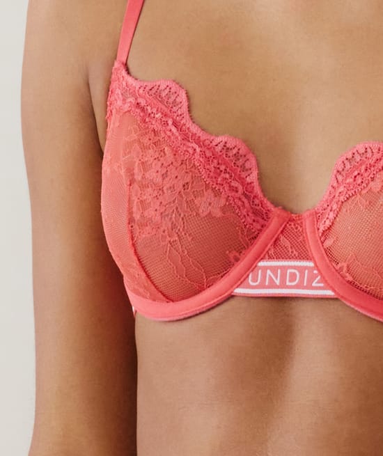 Soutien-gorge corbeille en dentelle;