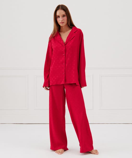 Satin shirt;