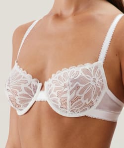 Lace balconette bra;