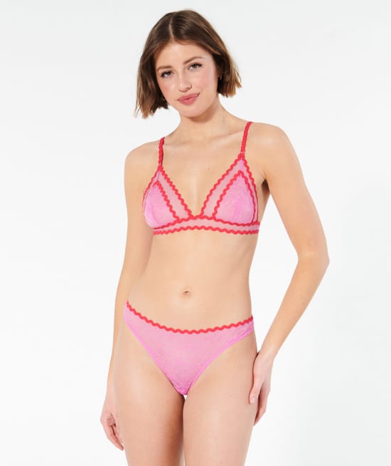 Soutien-gorge triangle en dentelle;