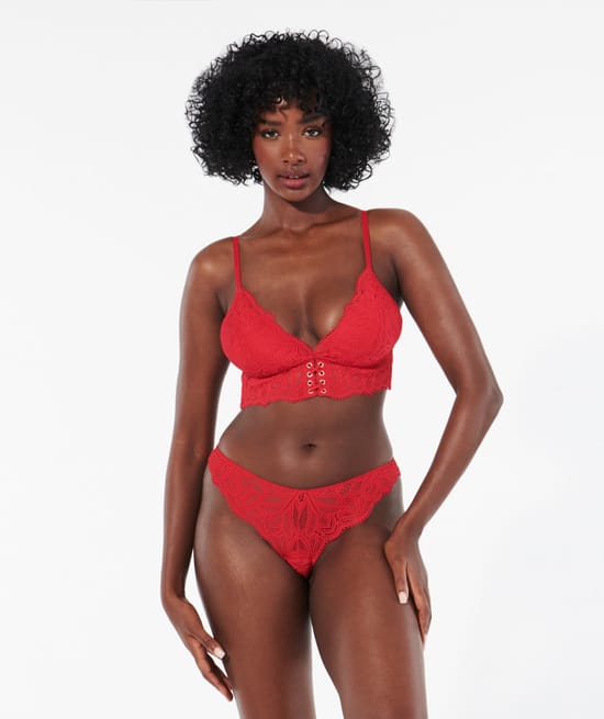 Lace tanga briefs;