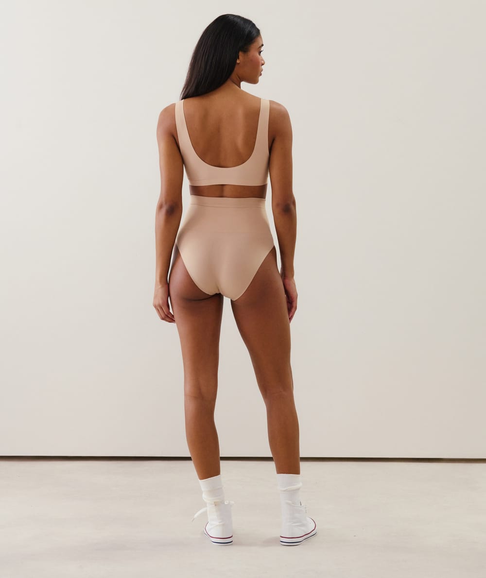 Culotte sculptante en seamless;