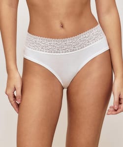 Cheeky avec dentelle;