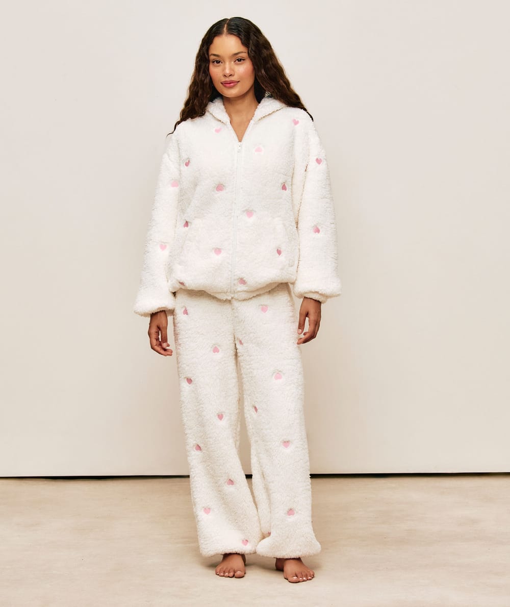 Veste en sherpa brod&eacute;e de coeurs;