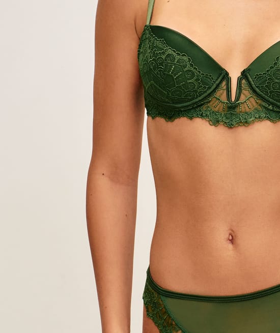 Push-up bra with floral embroidery;