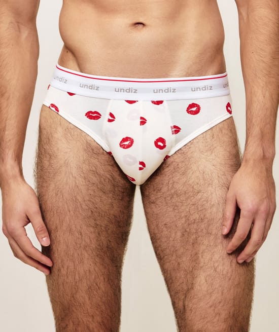 Cotton briefs with mouth pattern;