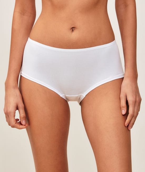 Set of 3 solid cotton shorts;