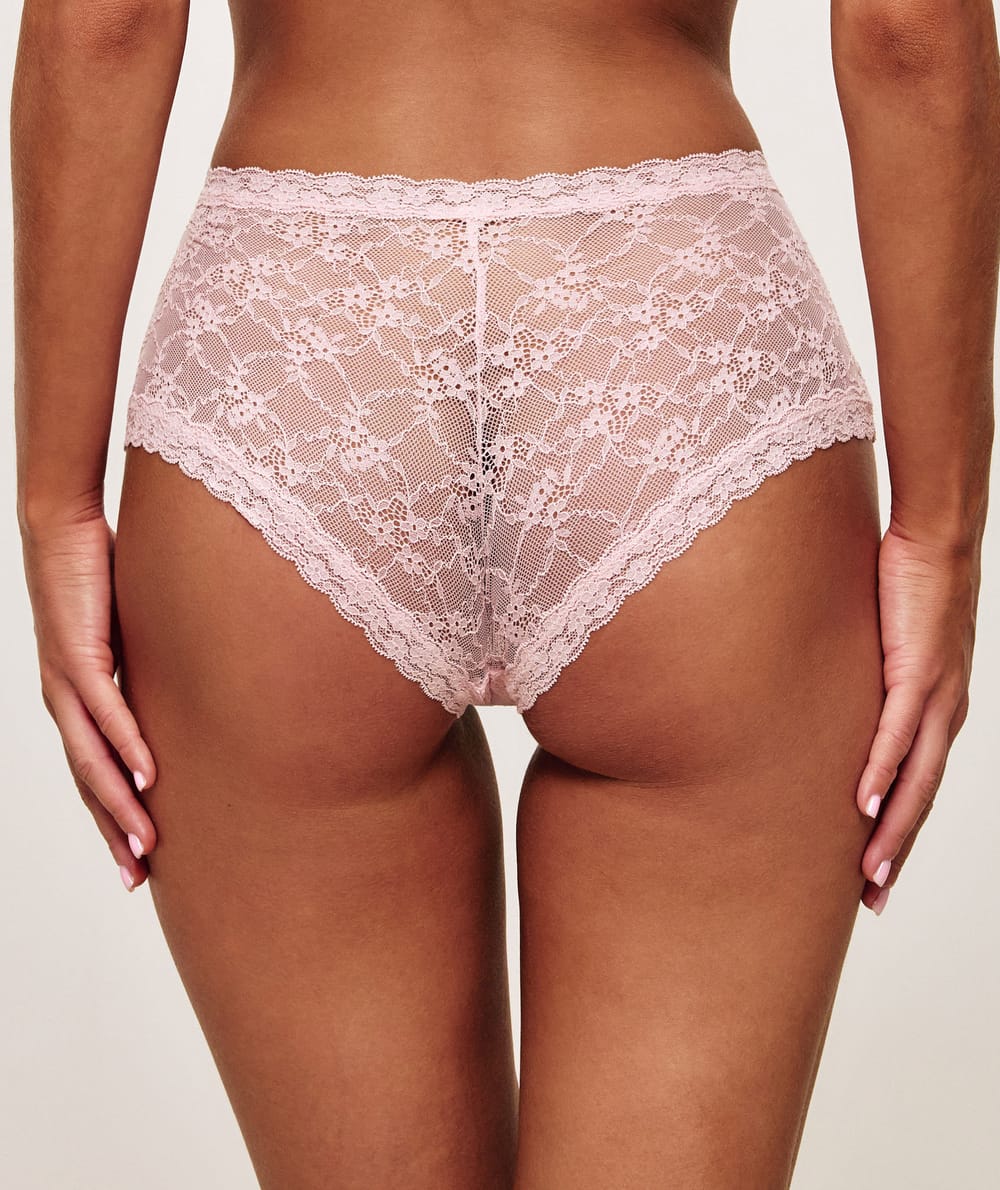 Lace shorty;