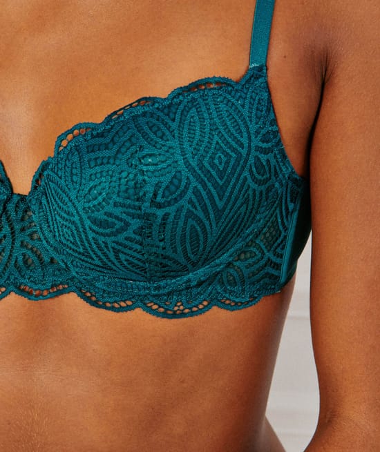Lace padded bra ;