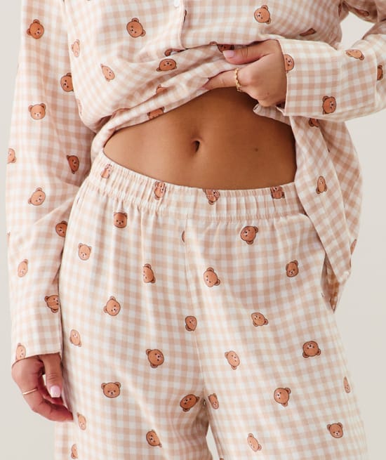 Teddy bear print flannel trousers;