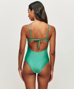 One piece - Swimsuit;