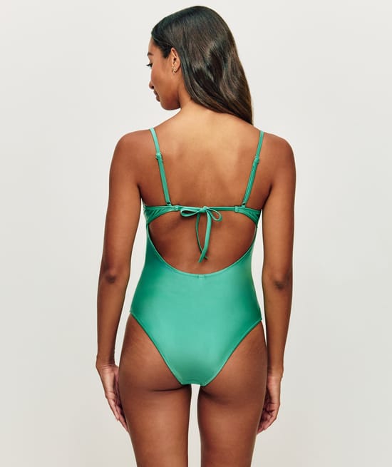 One piece - Swimsuit;