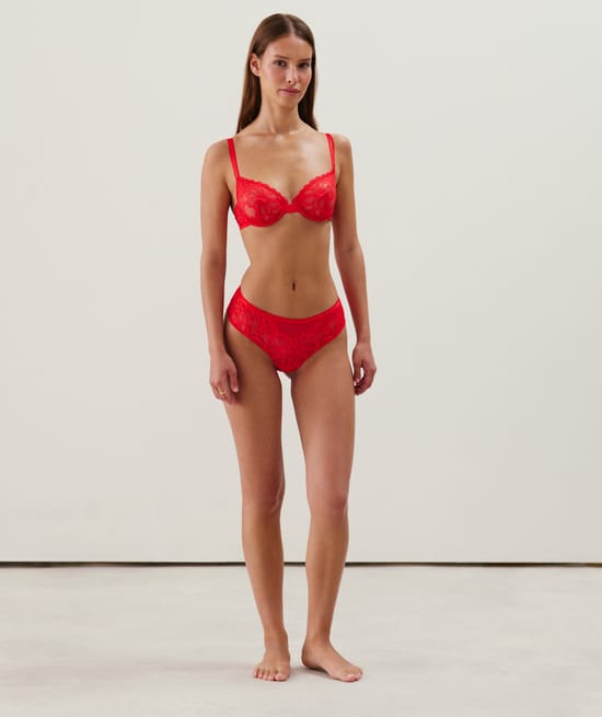 Lace balconette bra;