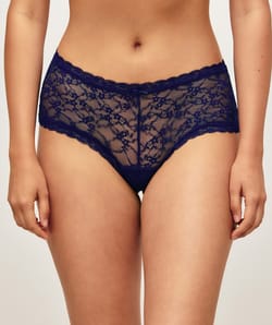 Shorty en dentelle florale;