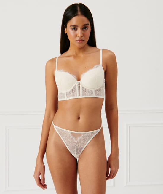 Tanga en dentelle;