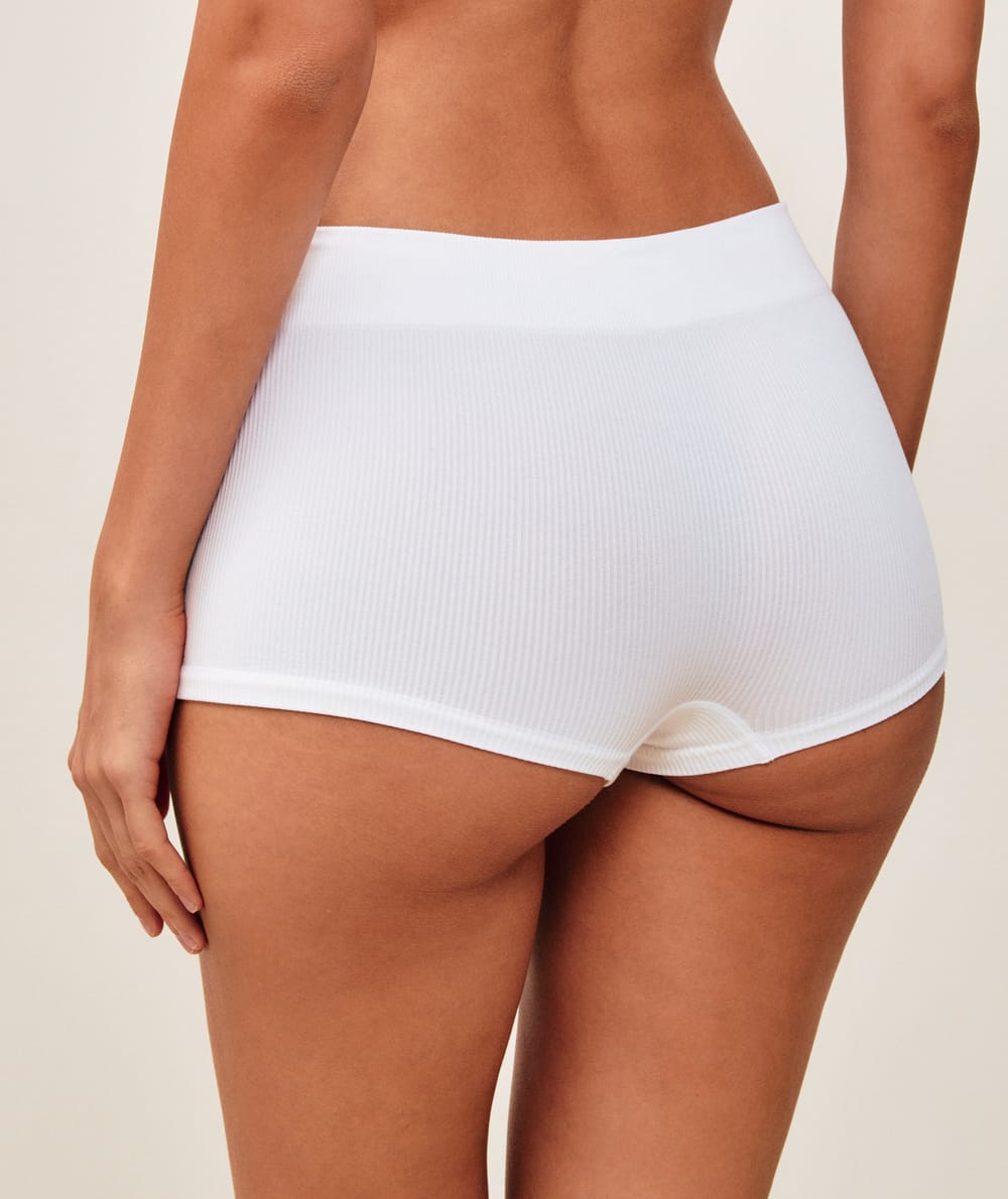 Shorty in seamless;