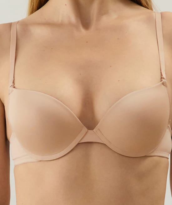 Push-up bra in microfiber;