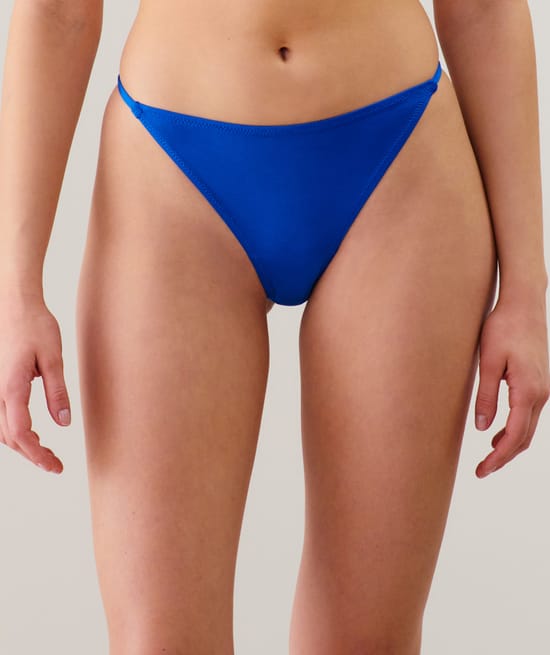 Tanga en microfibre et dentelle;