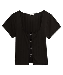 Top avec anneaux dorés;