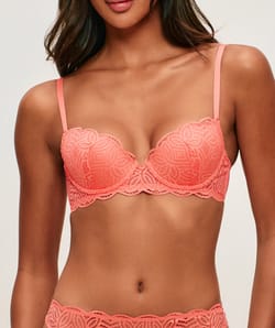 Soutien-gorge ampliforme en dentelle;