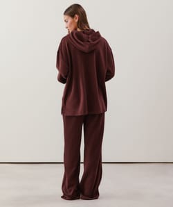 Pantalon en maille côtelé marron;