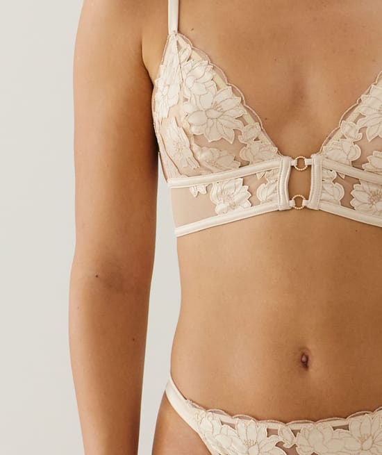 Triangle bra with embroidery;