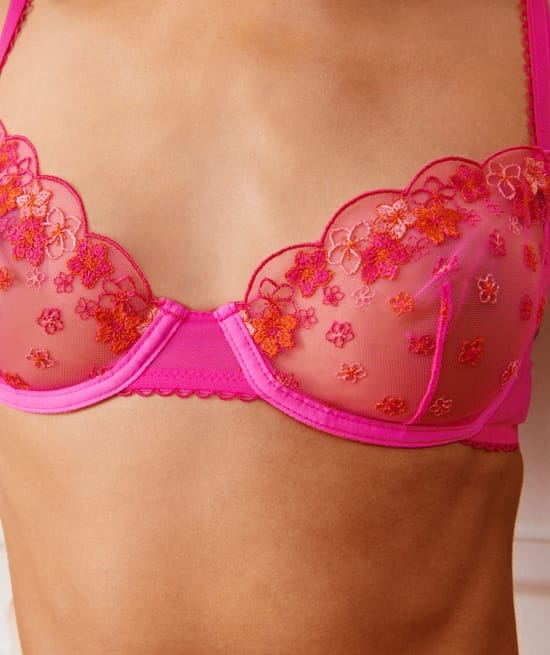 Soutien-gorge corbeille en tulle;