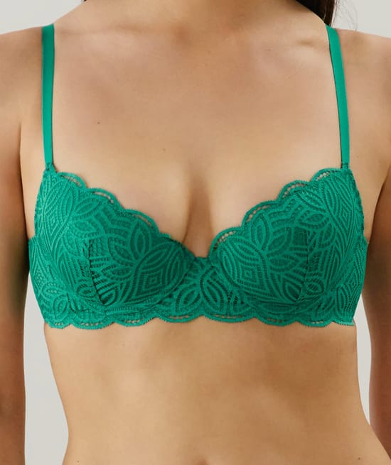Soutien-gorge ampliforme en dentelle;