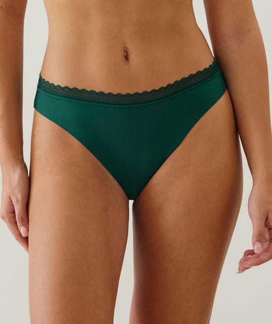 Cotton and lace thong;