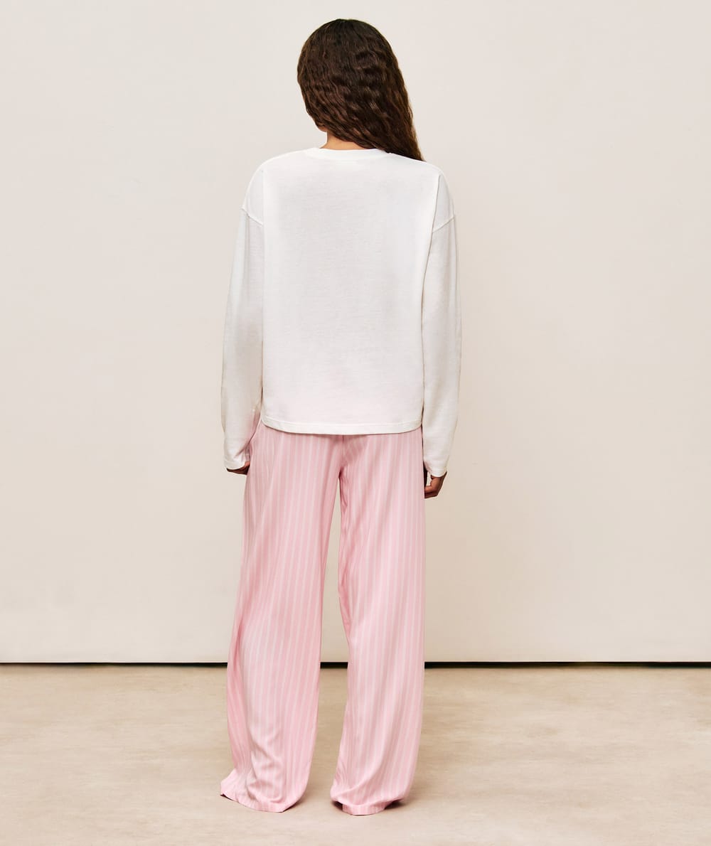 Ensemble t-shirt et pantalon motifs chatons;