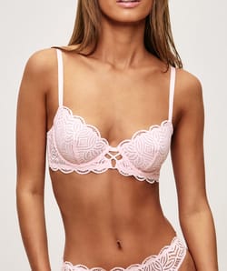 Balconette bra in lace;