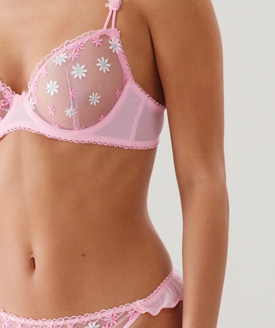 Balconette bra with embroidered floral patterns;