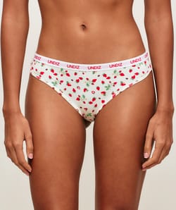 Katoenen aardbeien- en zonnenpatronen;