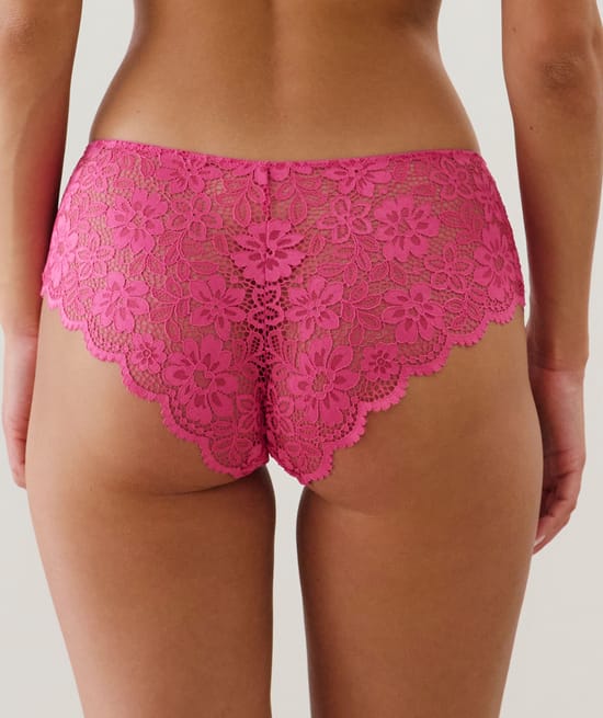 Lace shorty;