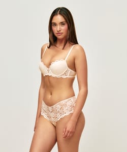 Shorty de encaje floral;