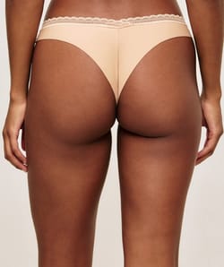 Tanga en microfibre et dentelle;