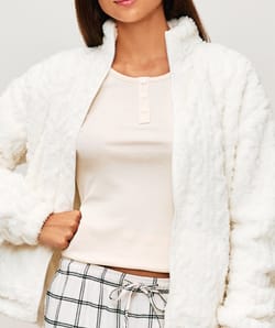 Veste en polaire torsad&eacute;e;