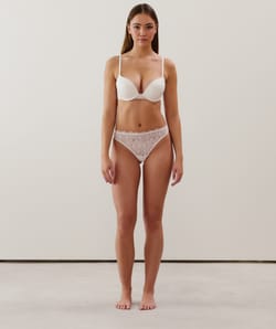 Lace ultra push-up bra - ecru;