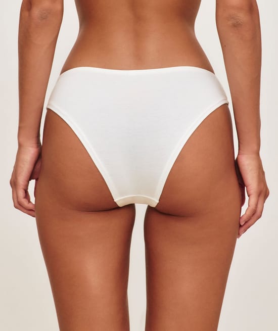 Set of 3 cotton patterned panties;