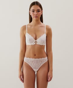 Soutien-gorge corbeille en dentelle &eacute;cru;