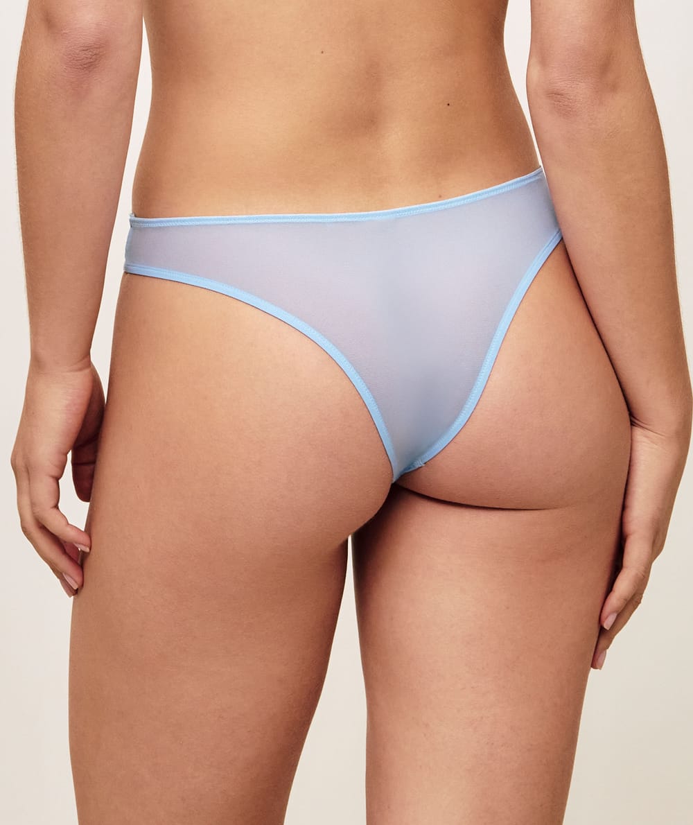 Tanga avec broderies bouches et messages d'amour;